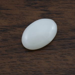 Kamień księżycowy biały satynowy ok. 20x13 mm KKS1307